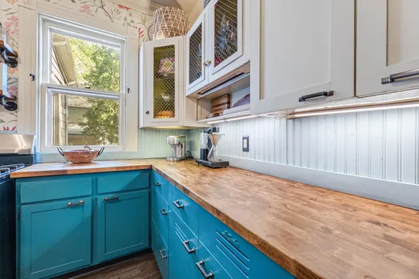 $350,000 | 708 West Broadway Street, Winona, MN 55987