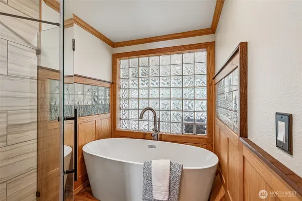 $1,280,000 | 19034 364th Avenue Southeast, Maple Valley, WA 98038