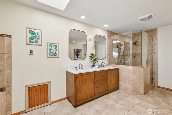 $1,280,000 | 19034 364th Avenue Southeast, Maple Valley, WA 98038