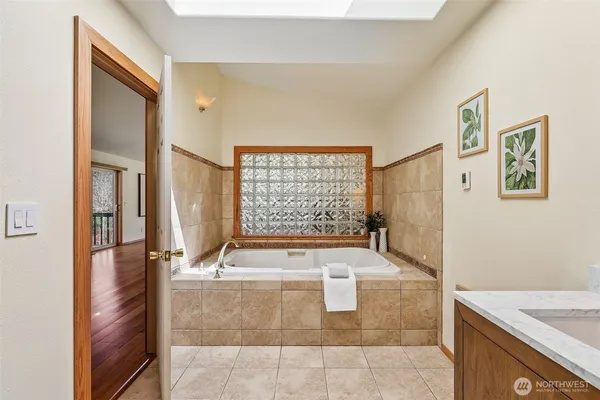$1,280,000 | 19034 364th Avenue Southeast, Maple Valley, WA 98038