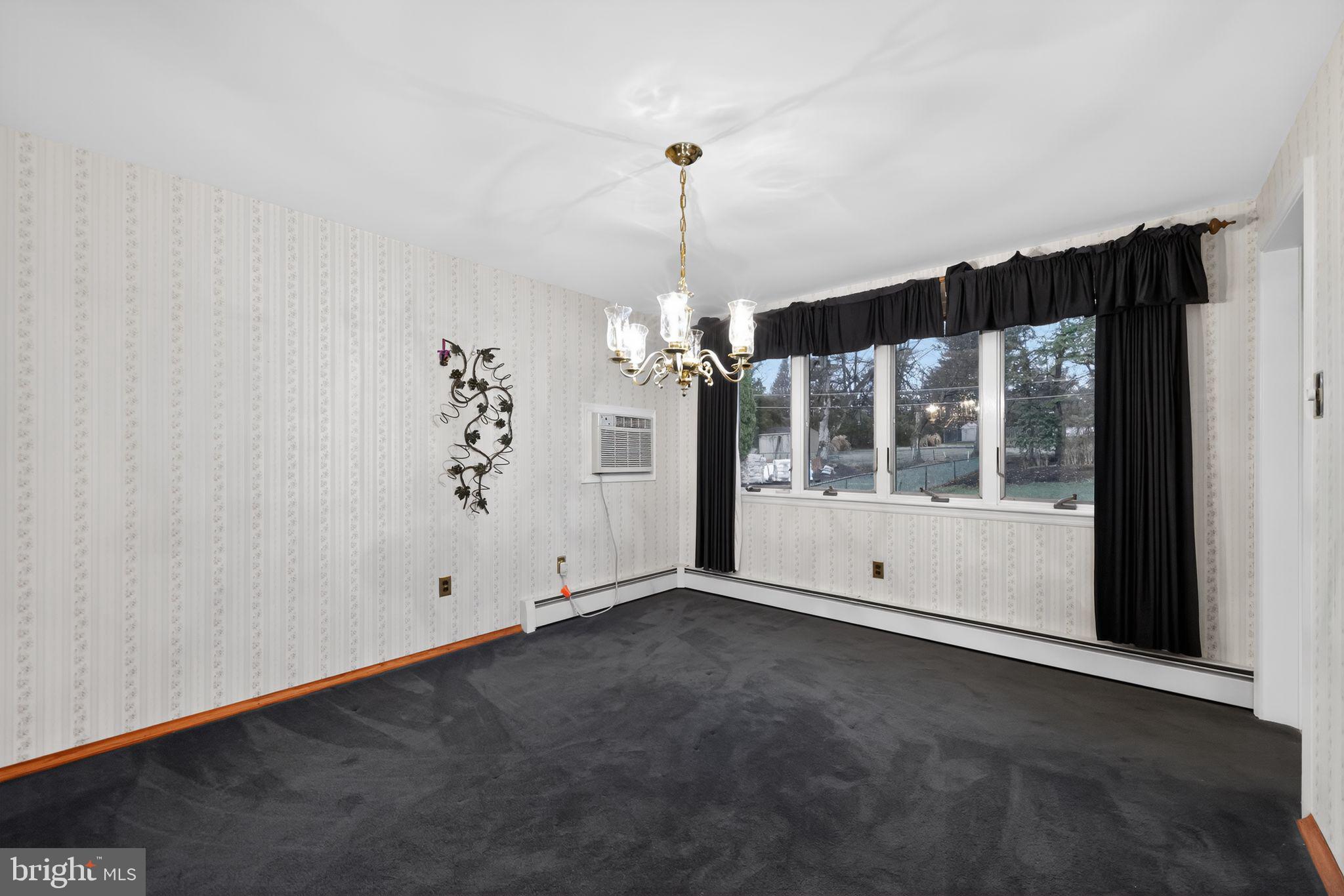667 Lily Road Warminster, PA 18974 - Photo 5 of 28 Gallery Image 5