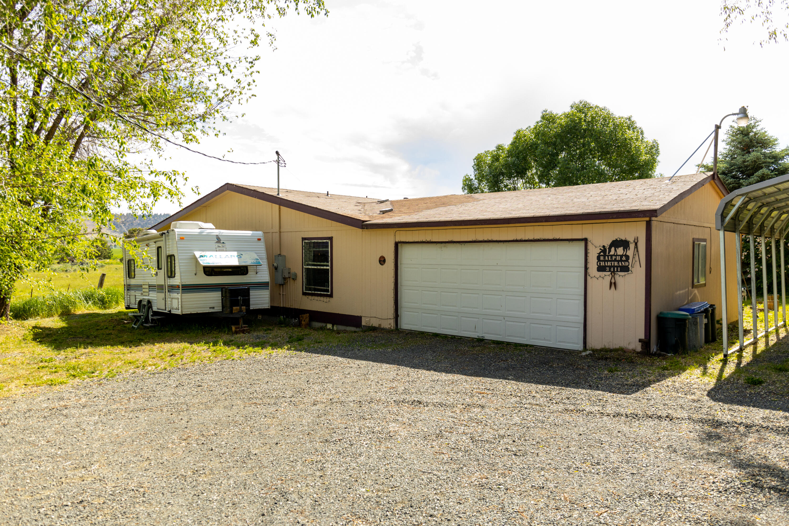 3411 East Langell Valley Road Bonanza, OR 97623 - Photo 7 of 43 Driveway