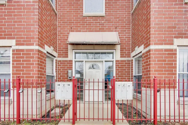 $274,900 | 2451 South Western Avenue, Unit 2S, Chicago, IL 60608