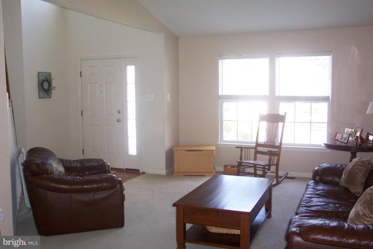 223 Patriots Way Elkton, MD 21921 - Photo 10 of 28 Living Room