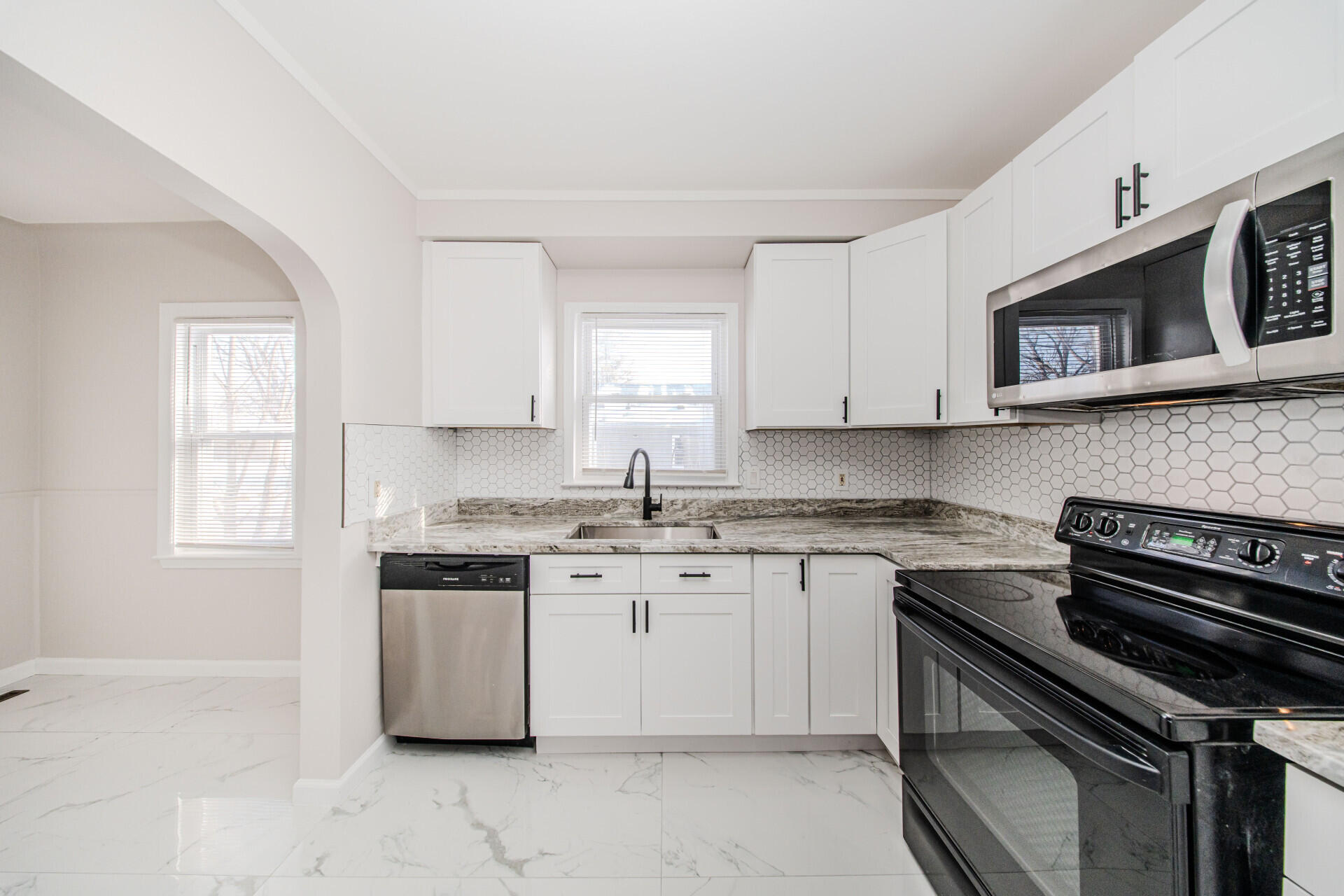 11036 Studebaker Avenue Warren, MI 48089 - Photo 22 of 61 021_27