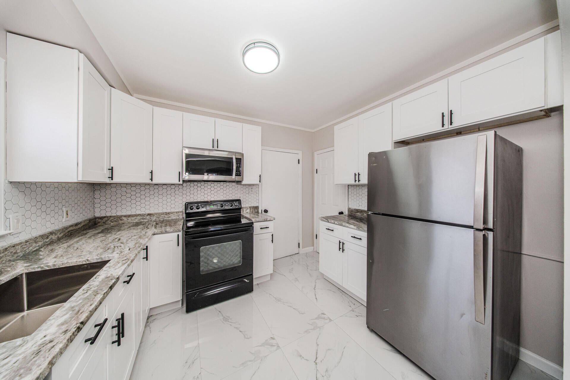 11036 Studebaker Avenue Warren, MI 48089 - Photo 25 of 61 024_30