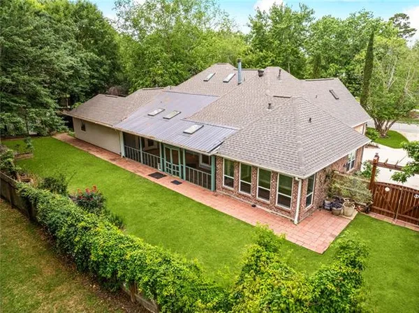 $560,000 | 1306 Woodmere Drive, Mandeville, LA 70471