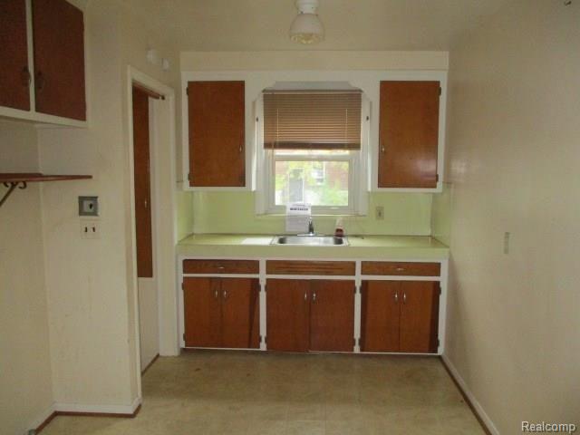 15514 Bringard Drive Detroit, MI 48205 - Photo 9 of 17 IMG_6018.JPG