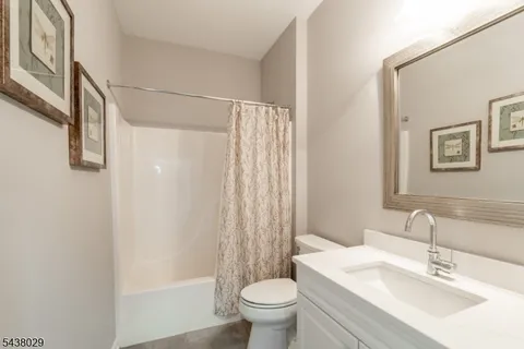 $575,000 | 3 Troon Drive, Newton, NJ 07860