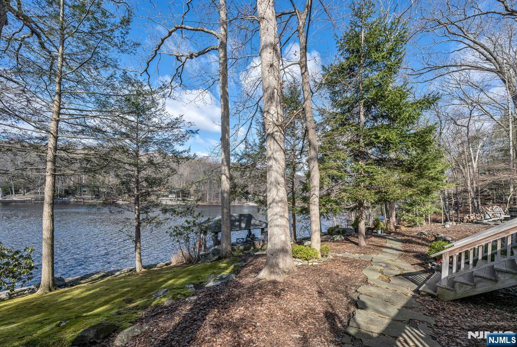26 Short Road Bloomingdale, NJ 07420 - Photo 31 of 46 a view of a backyard