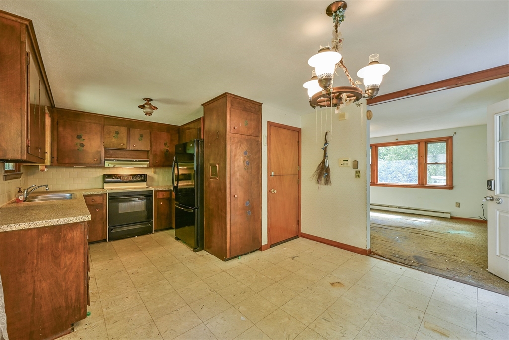 151 Baker Pond Road Dudley, MA 01571 - Photo 12 of 33