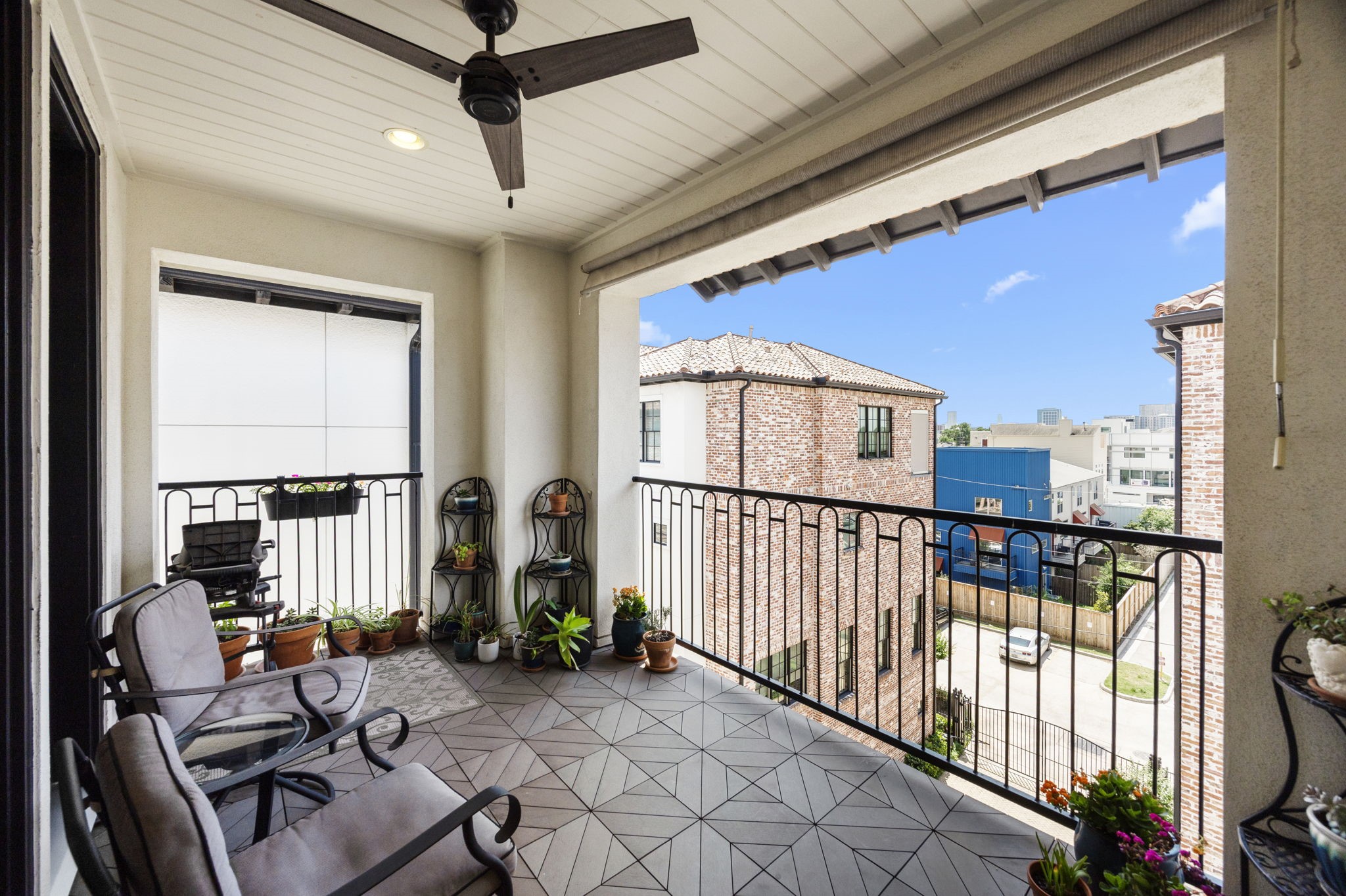 11 Robita Street Houston, TX 77019 - Photo 31 of 32 a view of livingroom with furniture