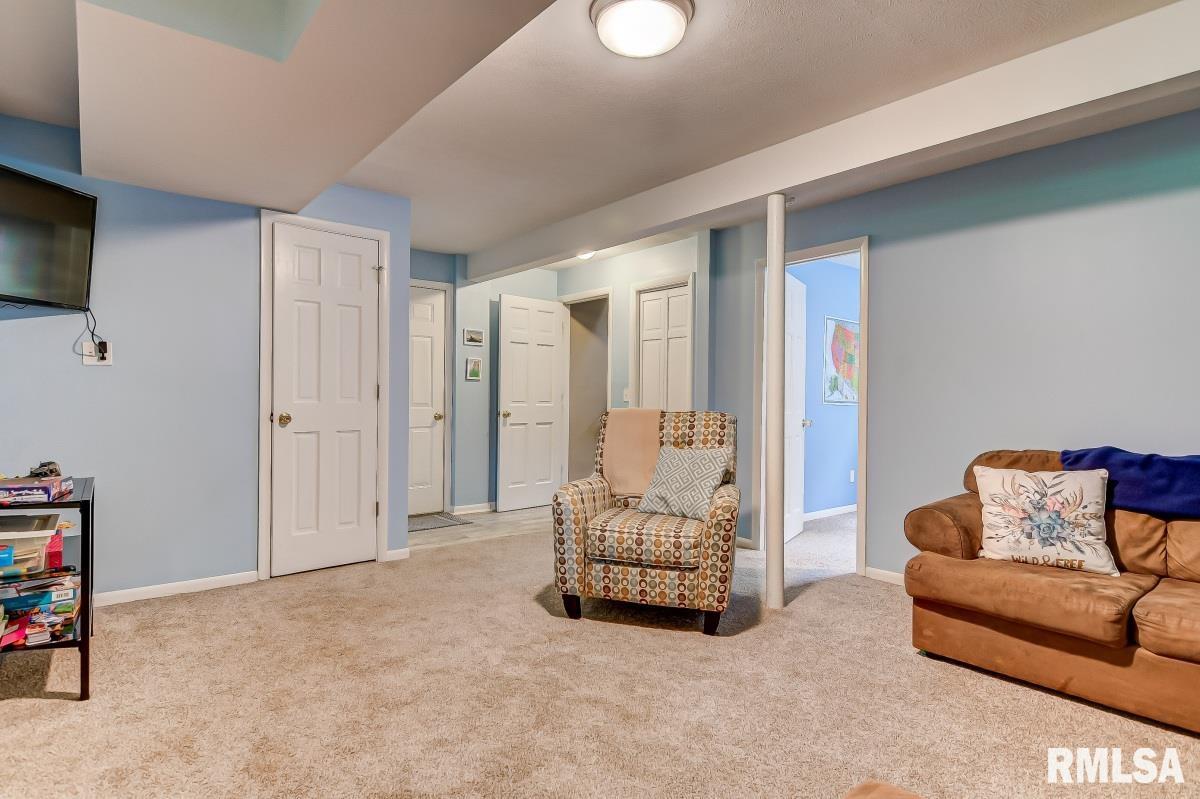 4 Eton Drive Springfield, IL 62702 - Photo 27 of 36 Gallery Image 27
