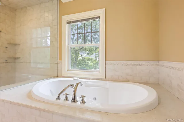 $2,175,000 | 52 Brushy Neck Lane, Westhampton, NY 11977