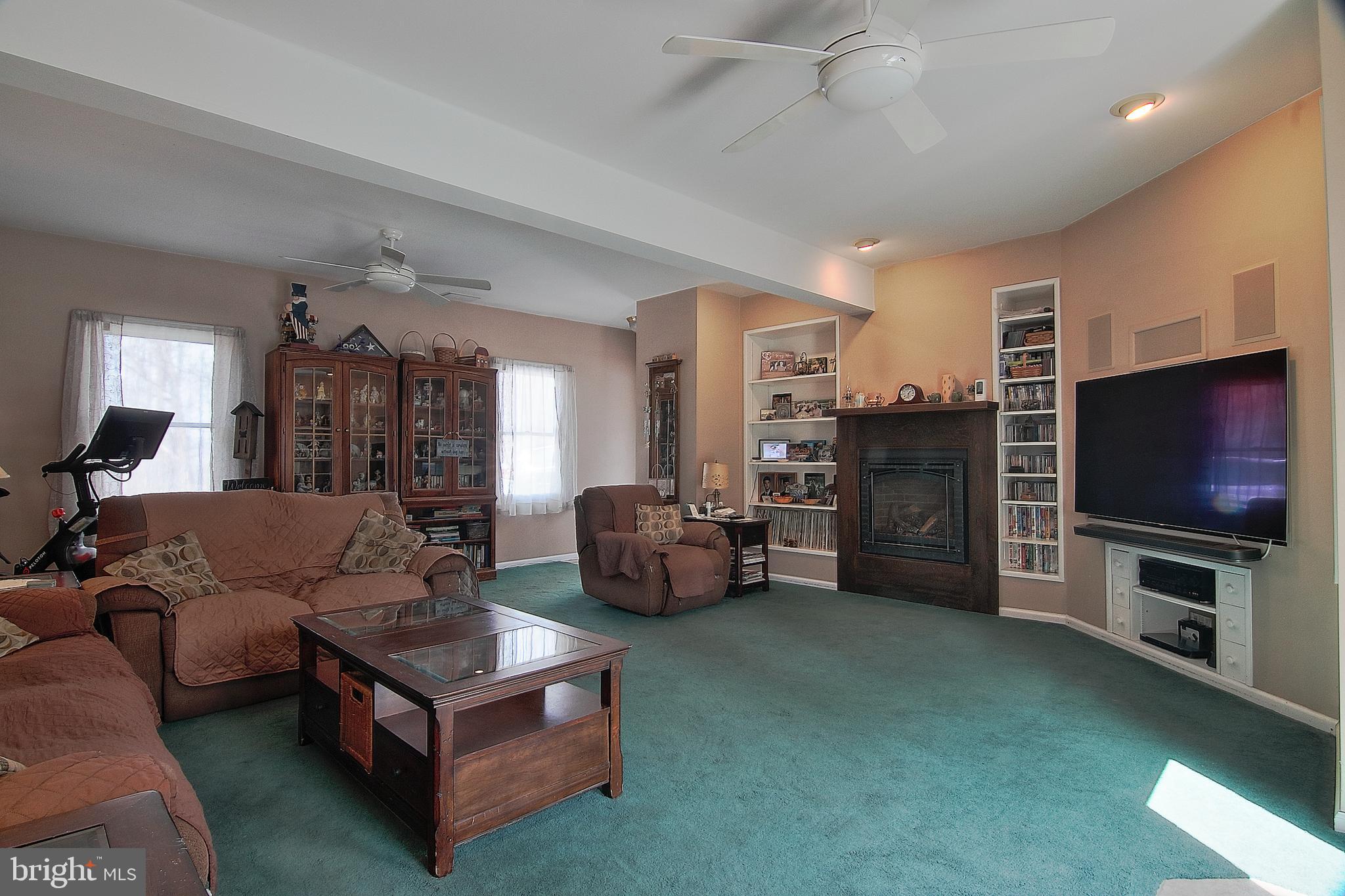 169 Henry Road Barto, PA 19504 - Photo 9 of 36 Family Room