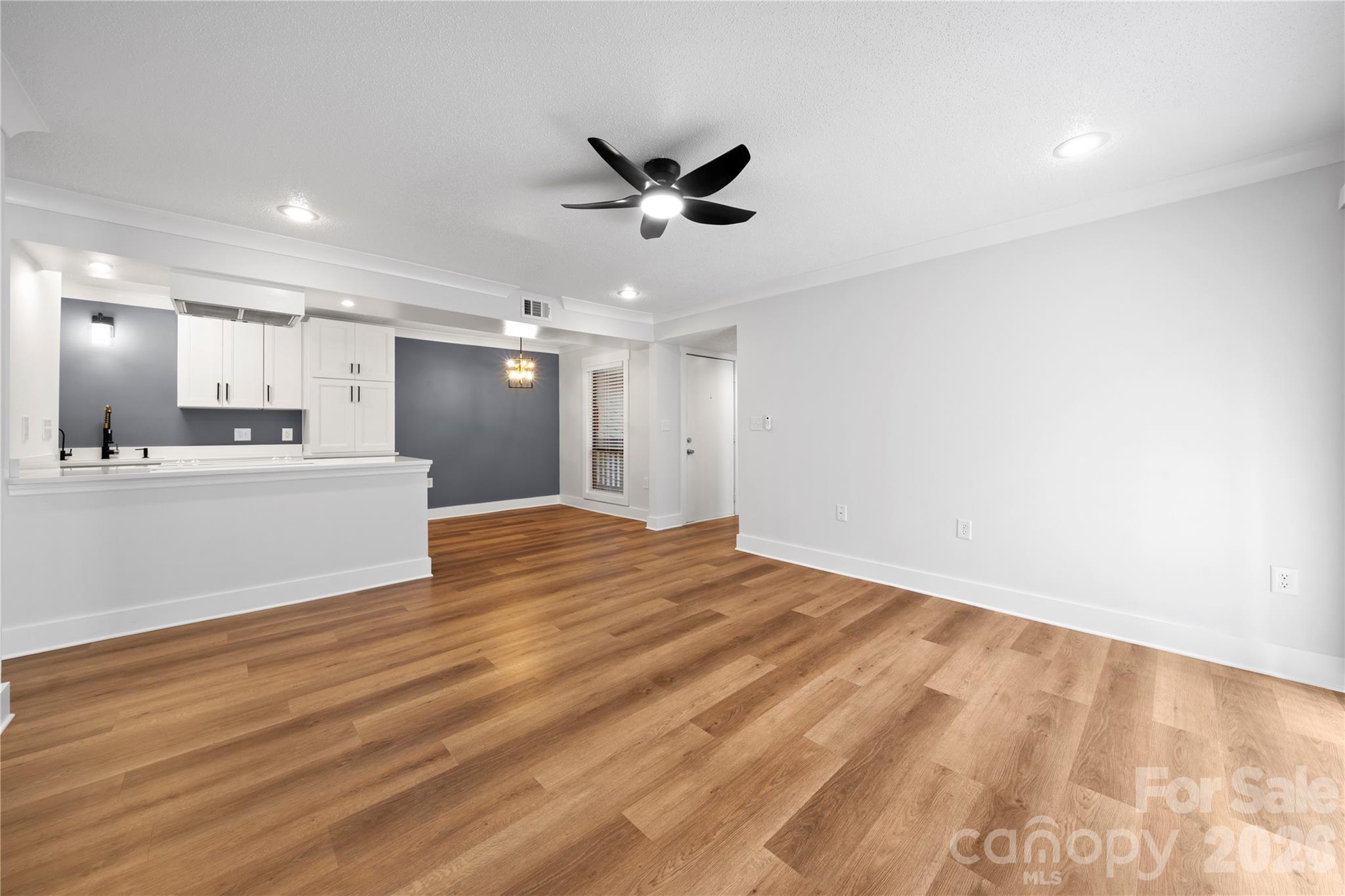 4906 Sardis Road Charlotte, NC 28270 - Photo 9 of 34 Gallery Image 9