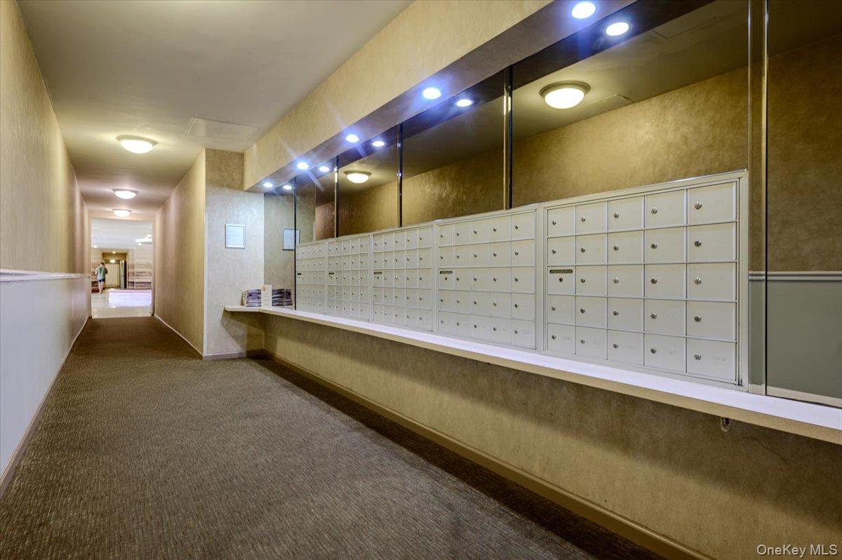 522 Shore Road, Unit 2V V Long Beach, NY 11561 - Photo 27 of 31 Mail Boxes