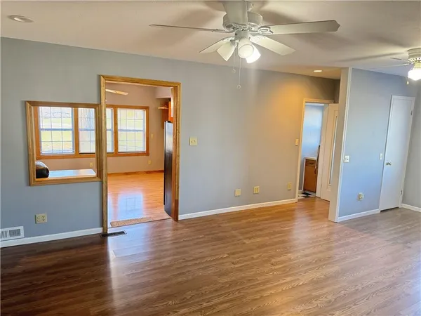 $450,000 | 31435 Lofty Lane, Edwards, MO 65326