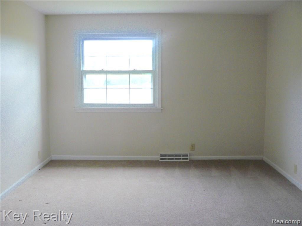 6267 Colf Road Carleton, MI 48117 - Photo 19 of 25 P1090518.jpg