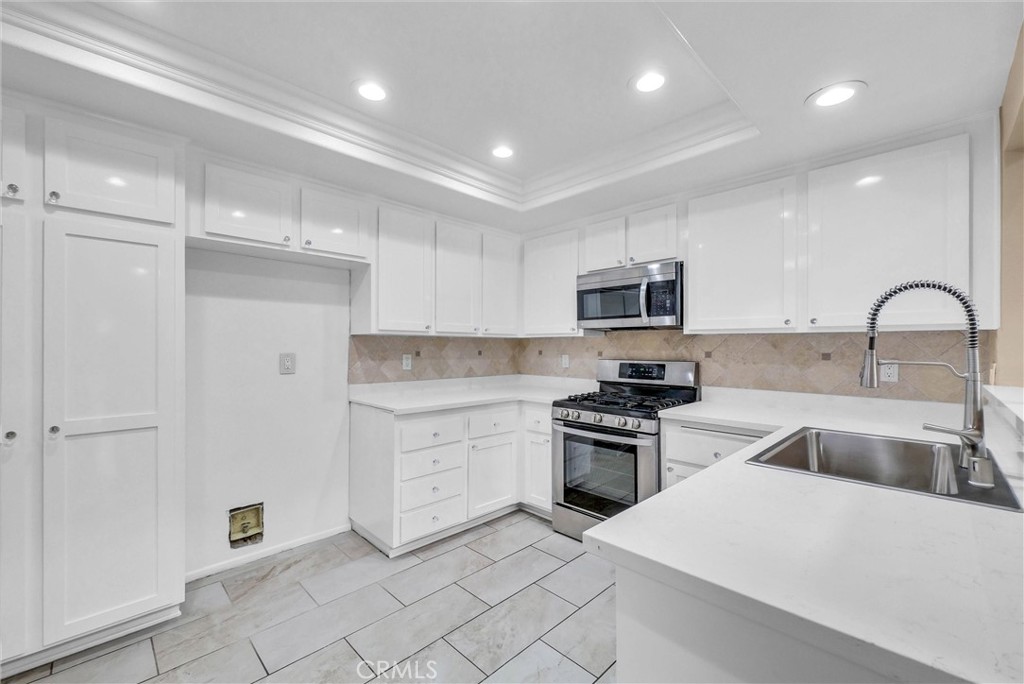 48 Wetstone Irvine, CA 92604 - Photo 6 of 20