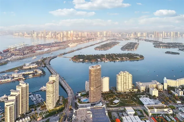 $14,000,000 | 501 West Avenue, Unit 4201/05, Miami Beach, FL 33139