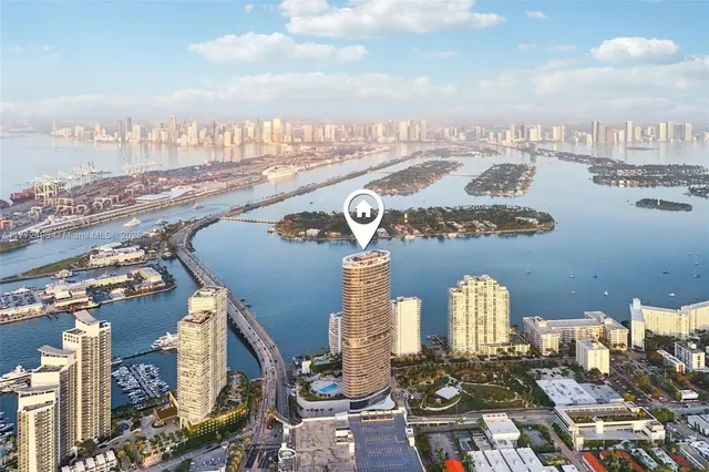 $14,000,000 | 501 West Avenue, Unit 4201/05, Miami Beach, FL 33139