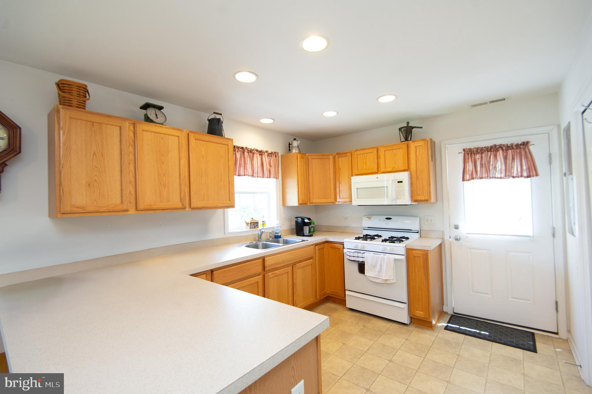 5441 Ragged Point Road Cambridge, MD 21613 - Photo 7 of 44 kitchen