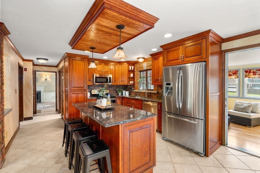 163 Old Farm Road North Andover, MA 01845 - Photo 9 of 35 Gallery Image 9