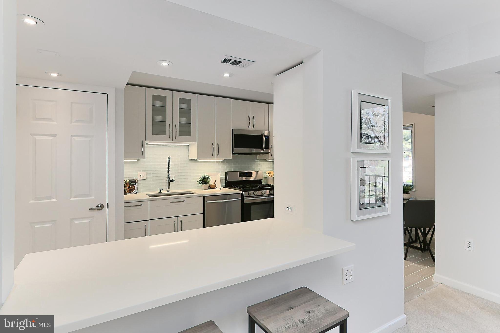 1439 Northgate Square, Unit 12A Reston, VA 20190 - Photo 14 of 40 Check out this KITCHEN!!!