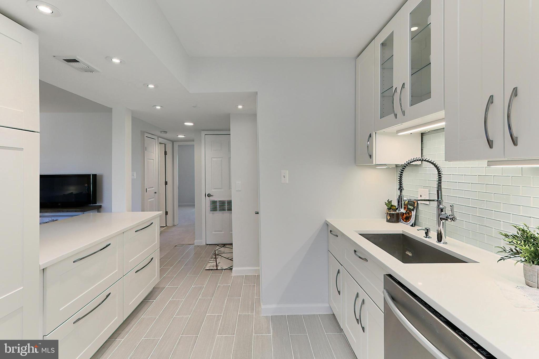 1439 Northgate Square, Unit 12A Reston, VA 20190 - Photo 16 of 40 Under Cabinet Lighting, Large Undermount Sink