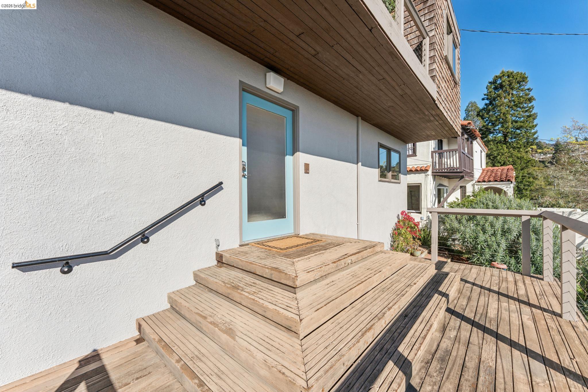 1155 Keeler Avenue Berkeley, CA 94708 - Photo 4 of 45 a bath room with a bed and a table