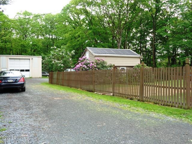 466 Rowland Road Greeley, PA 18425 - Photo 9 of 42 DRIVEWAY