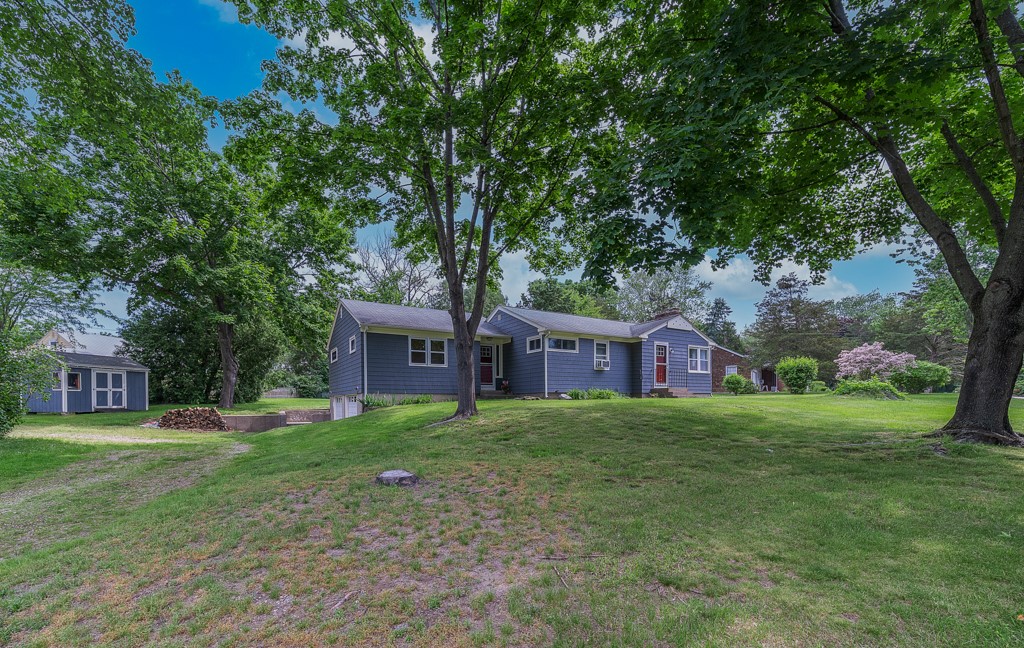 47 Nipsah Road Warwick, RI 02818 - Photo 3 of 21