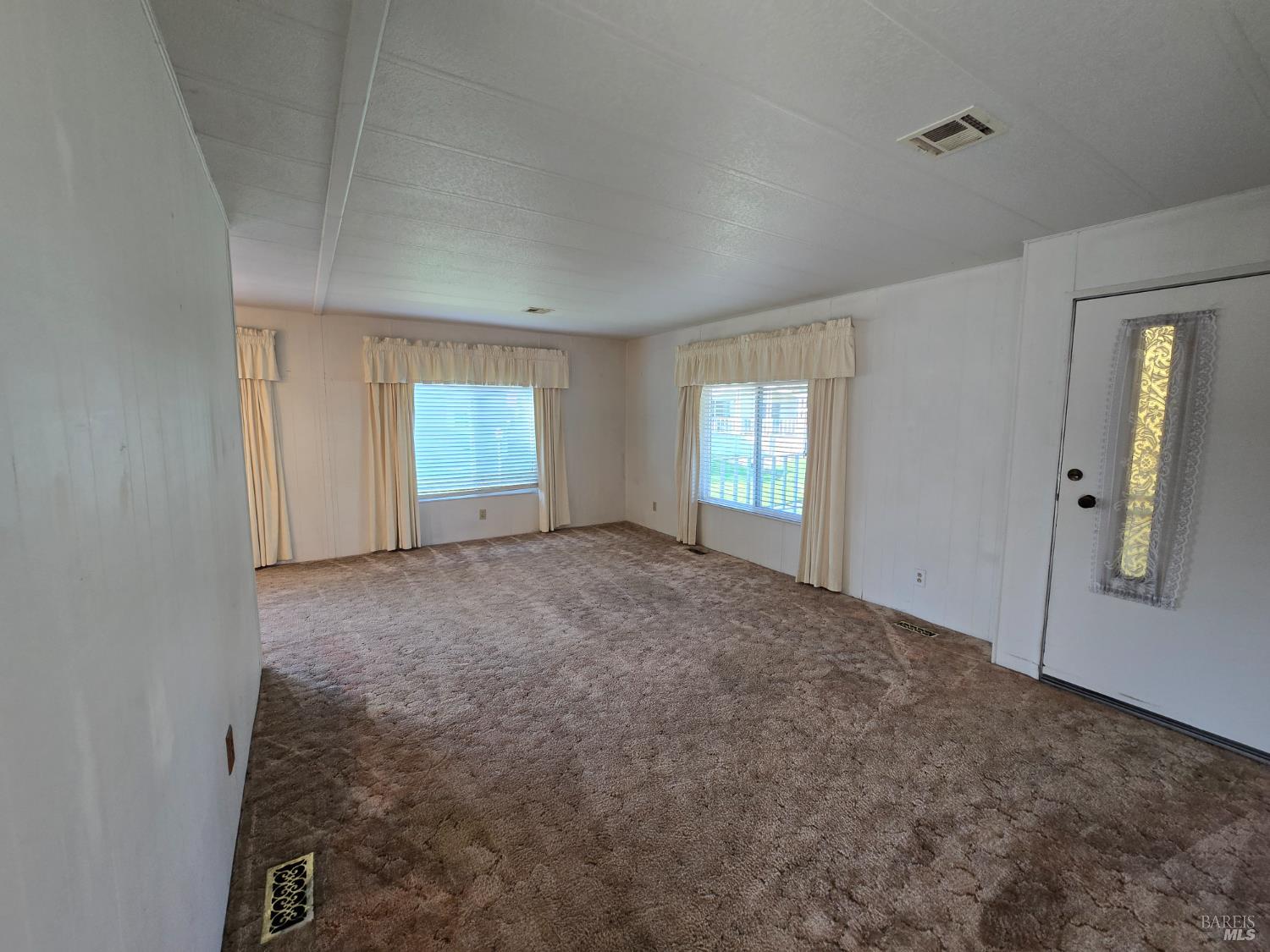 233 Apple Lane Rohnert Park, CA 94928 - Photo 12 of 17 an empty room with windows