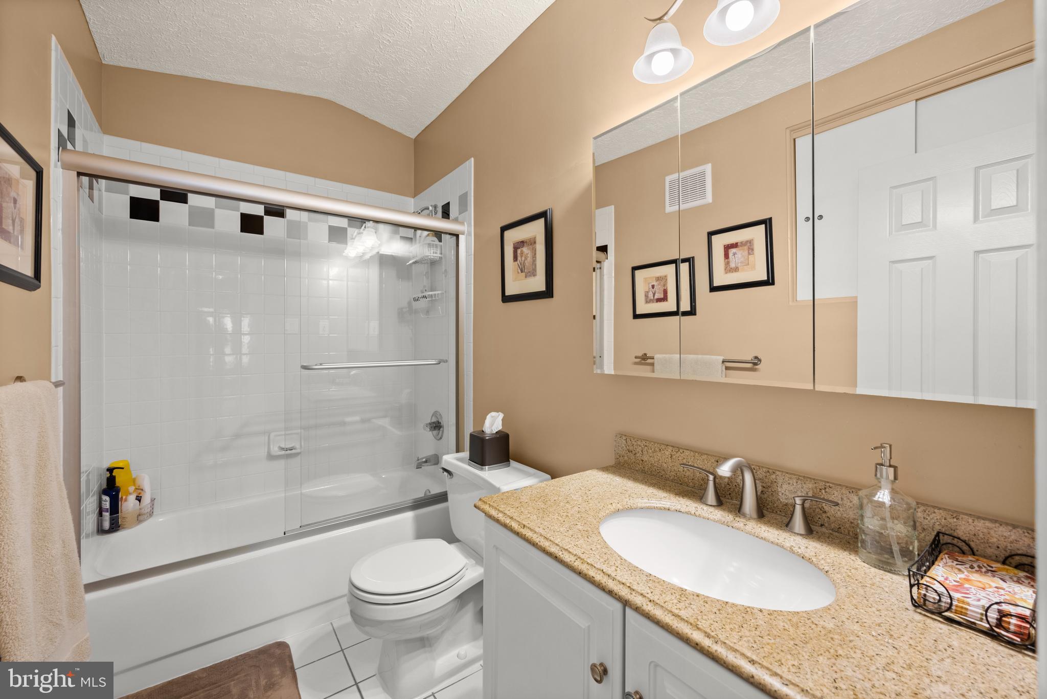 2701 Geartner Road Baltimore, MD 21209 - Photo 20 of 41 Full Bathroom