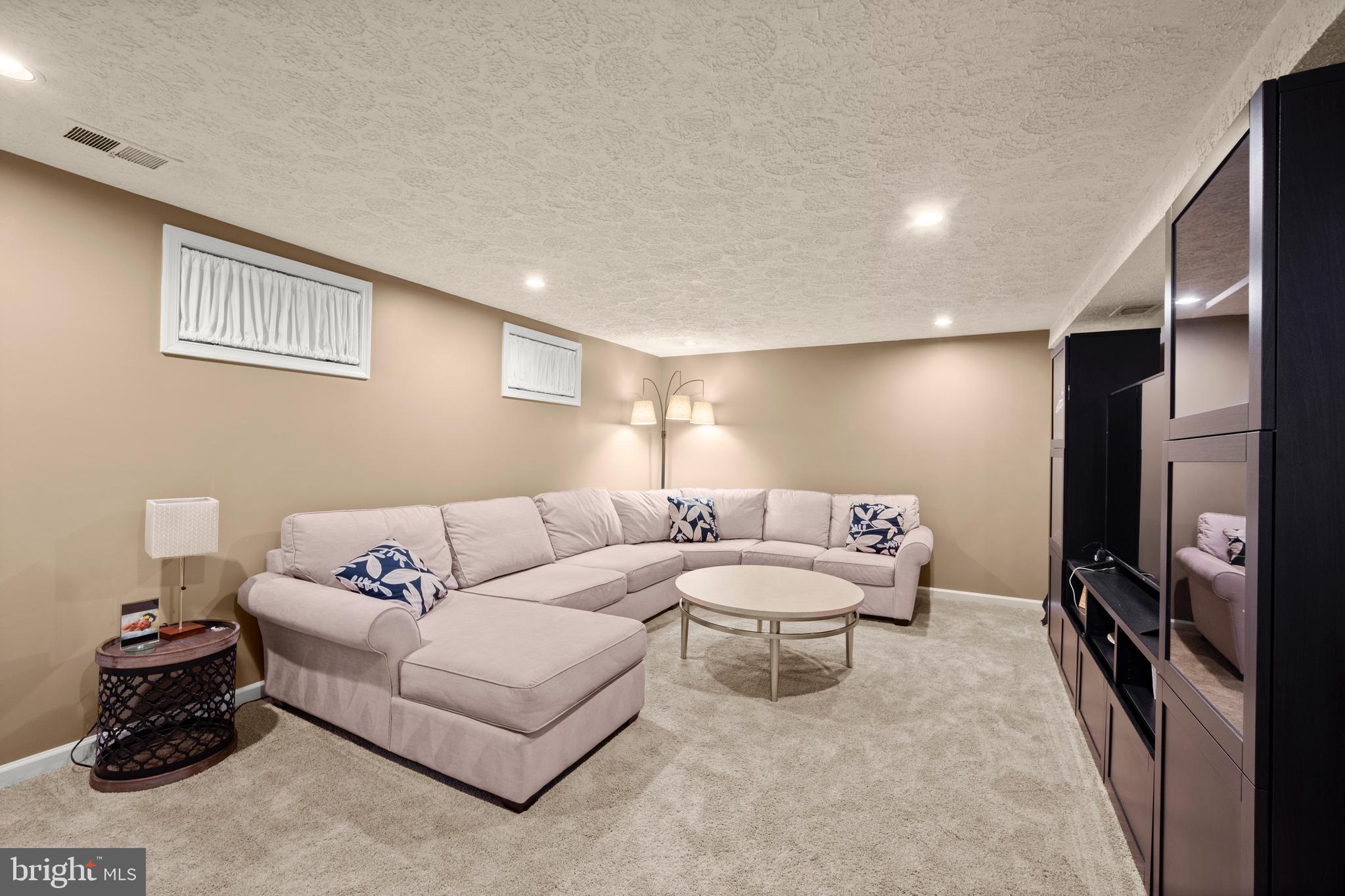 2701 Geartner Road Baltimore, MD 21209 - Photo 22 of 41 Family Room