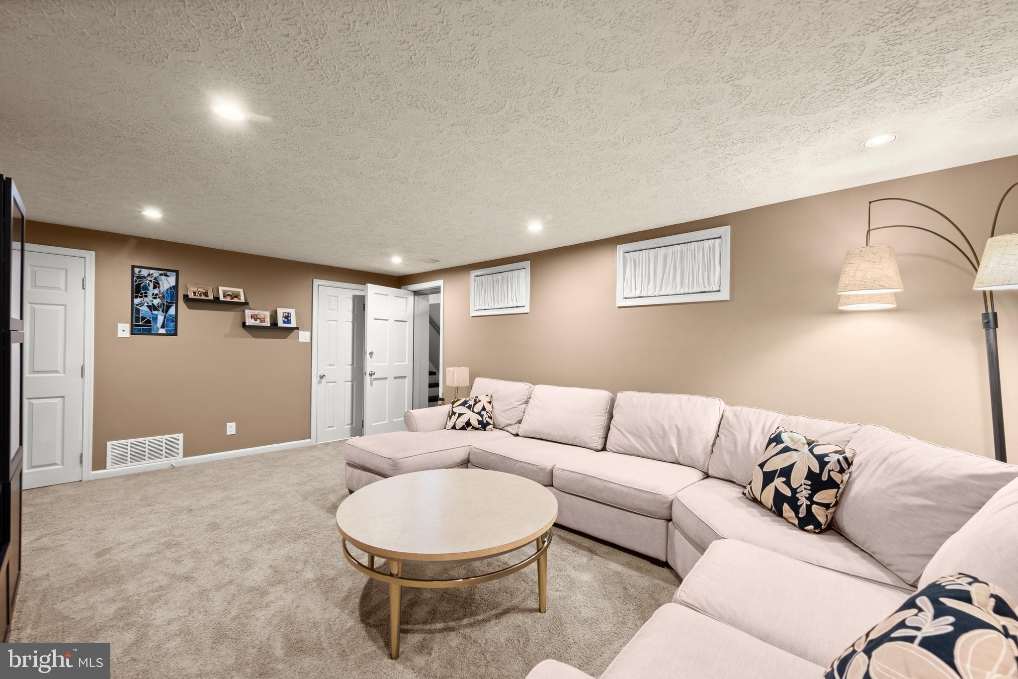 2701 Geartner Road Baltimore, MD 21209 - Photo 24 of 41 Family Room