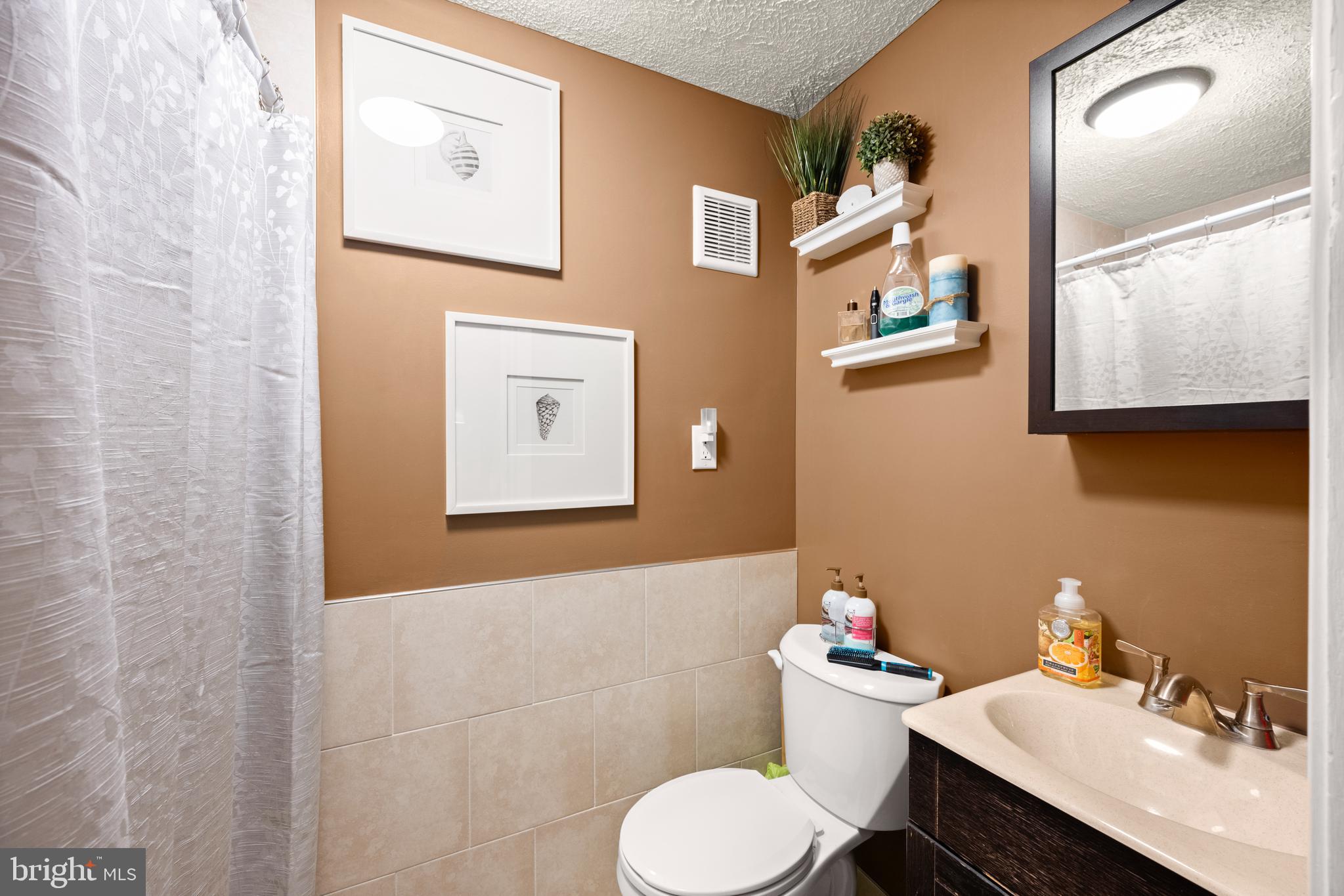 2701 Geartner Road Baltimore, MD 21209 - Photo 25 of 41 Second Full Bathroom
