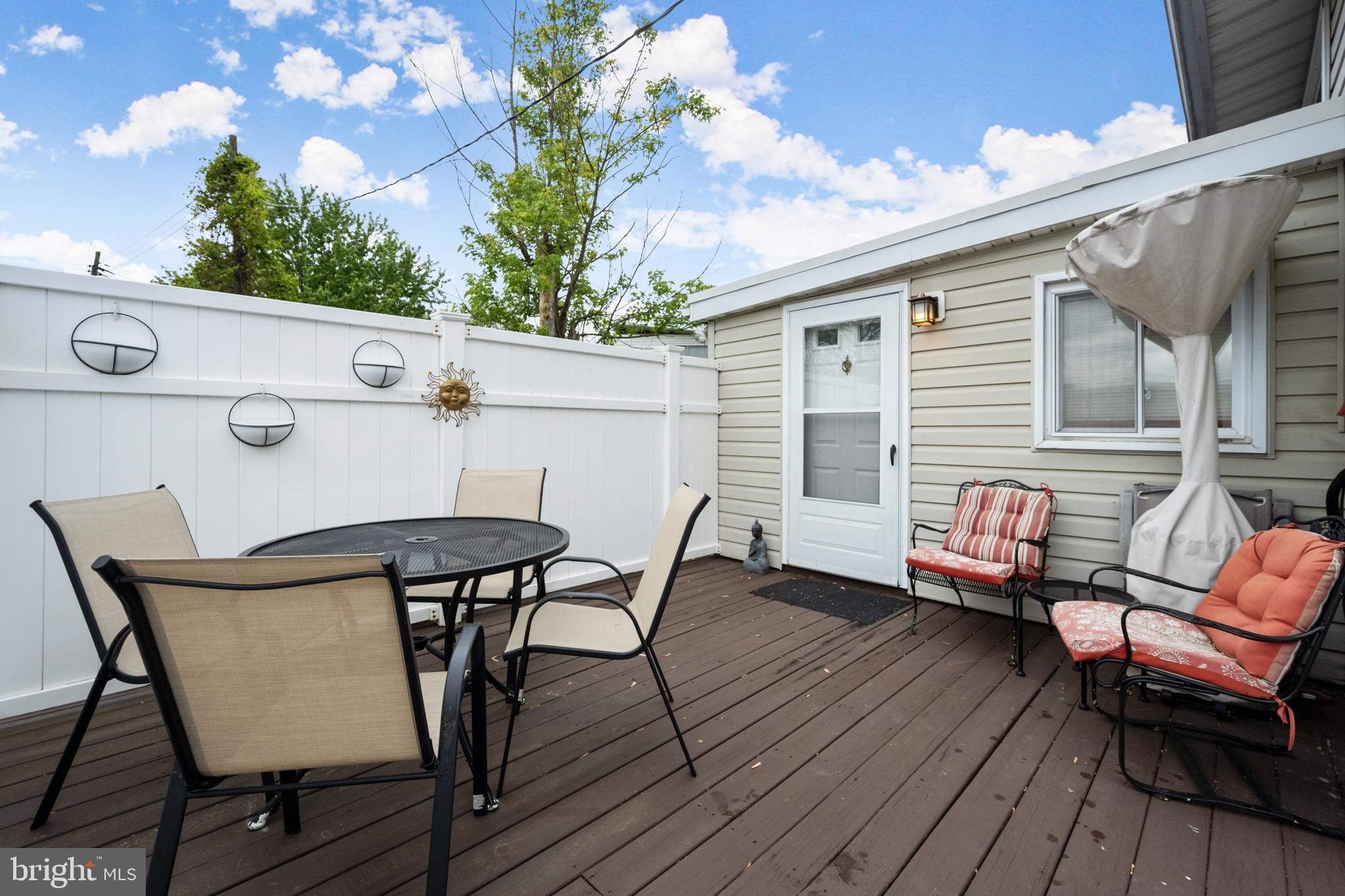 2701 Geartner Road Baltimore, MD 21209 - Photo 32 of 41 Deck