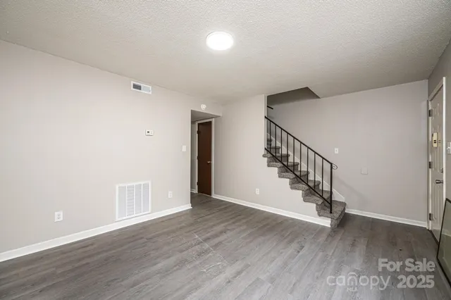 $1,150,000 | 1051 3rd Street Southeast, Hickory, NC 28602