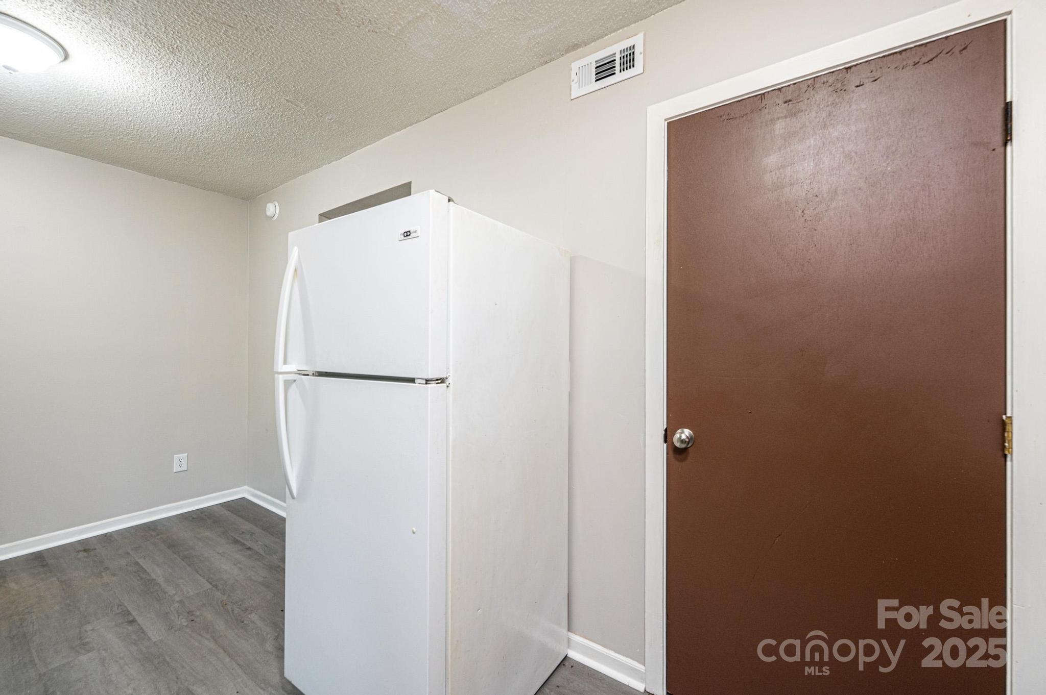 1051 3rd Street Southeast Hickory, NC 28602 - Photo 21 of 47