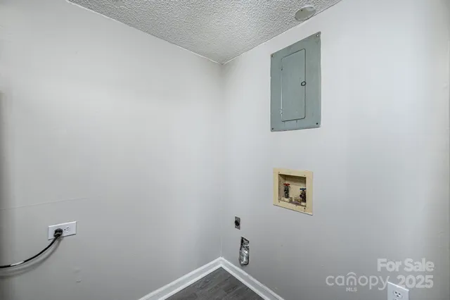 $1,150,000 | 1051 3rd Street Southeast, Hickory, NC 28602