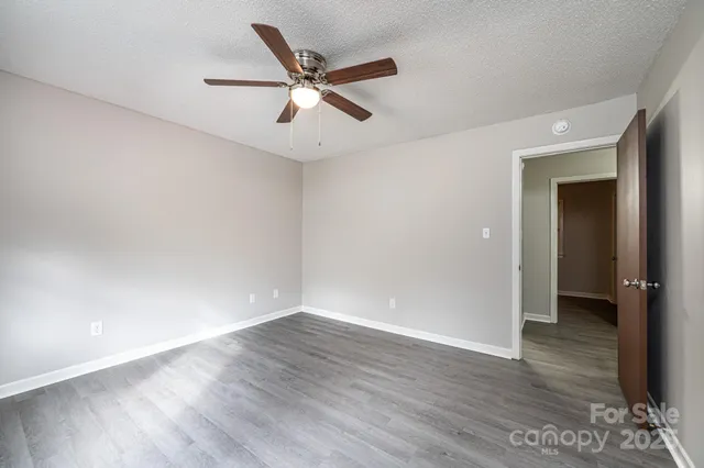 $1,150,000 | 1051 3rd Street Southeast, Hickory, NC 28602