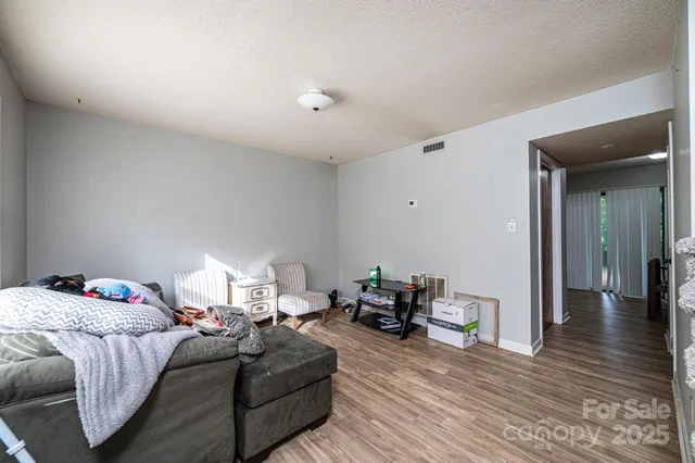 $1,150,000 | 1051 3rd Street Southeast, Hickory, NC 28602