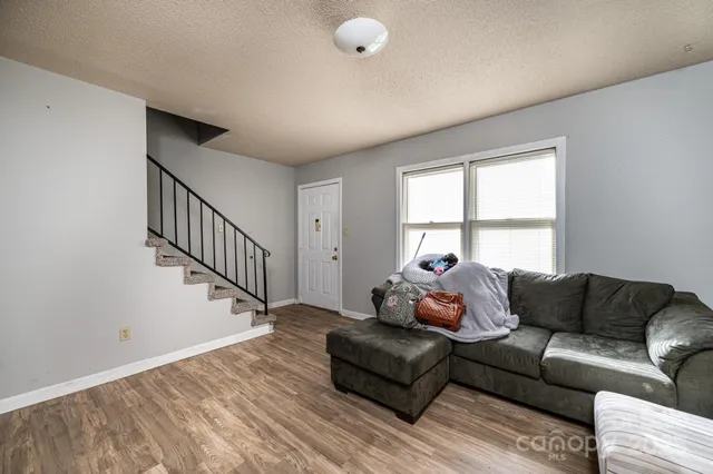 $1,150,000 | 1051 3rd Street Southeast, Hickory, NC 28602