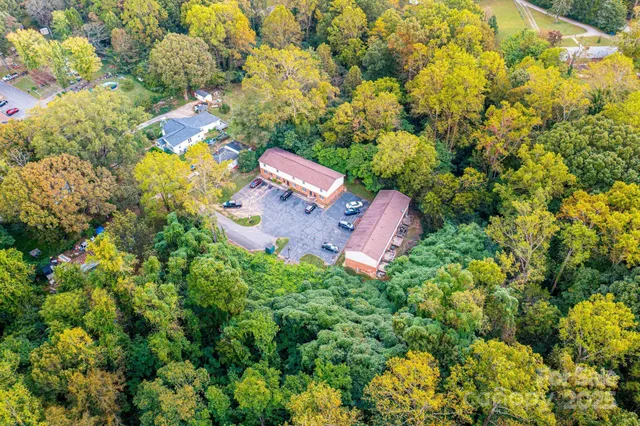 $1,150,000 | 1051 3rd Street Southeast, Hickory, NC 28602
