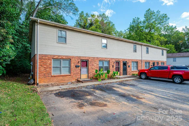 $1,150,000 | 1051 3rd Street Southeast, Hickory, NC 28602