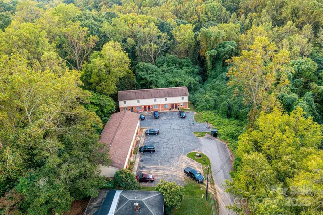 $1,150,000 | 1051 3rd Street Southeast, Hickory, NC 28602