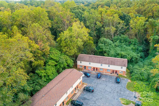 $1,150,000 | 1051 3rd Street Southeast, Hickory, NC 28602