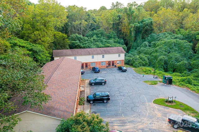$1,150,000 | 1051 3rd Street Southeast, Hickory, NC 28602